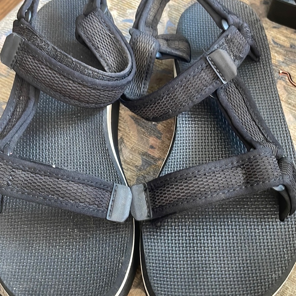 Size 8 teva sandals